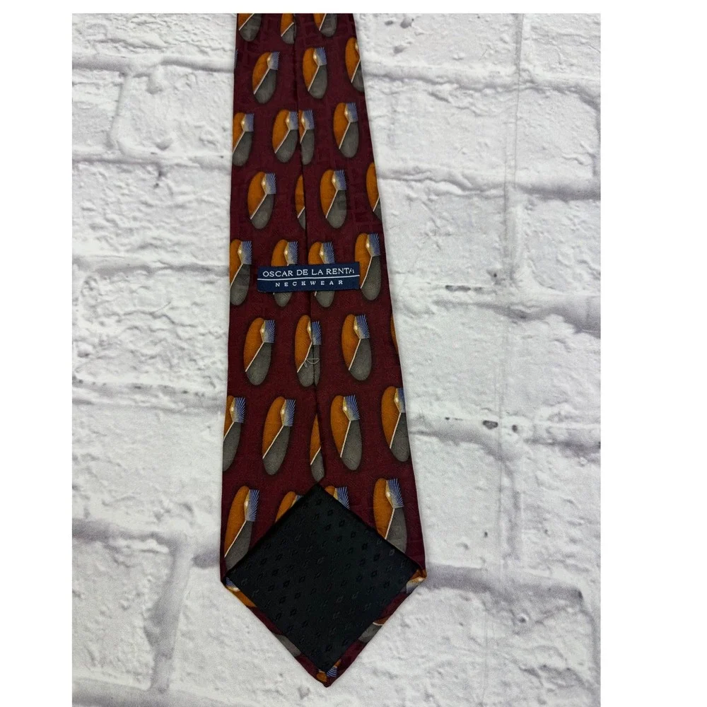 Oscar de la Renta Mens Silk Tie Burgundy Gold Geometric Vintage Made in USA EUC